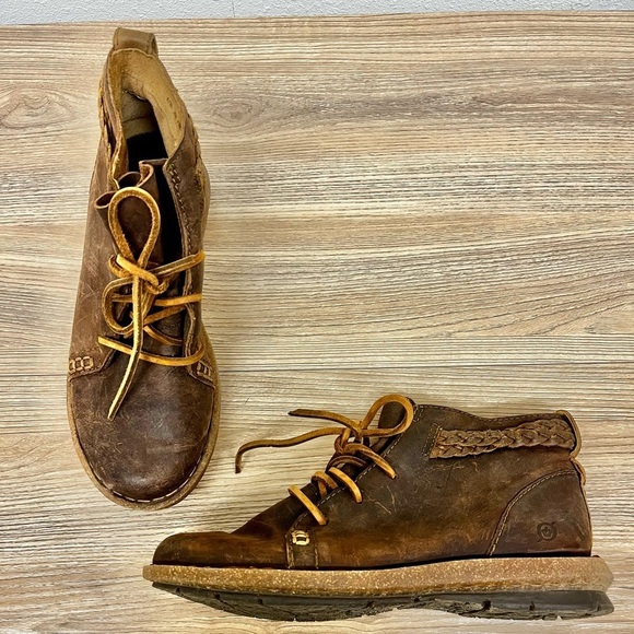 Born Shoes - Born Temple brown Leather Ankle Boots Size 8 Distressed